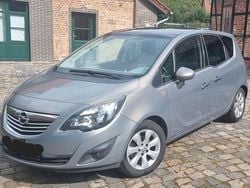 Bronze Gebraucht 2010 Opel Meriva Design Edition Van / Kleinbus | 4.700 € (Guter Preis)