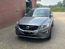 Grau Gebraucht 2017 Volvo XC60 R-Design SUV | 15.500 € (Fairer Preis)