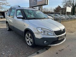 Silber Gebraucht 2011 Skoda Roomster Van / Kleinbus | 3.890 € (Fairer Preis)