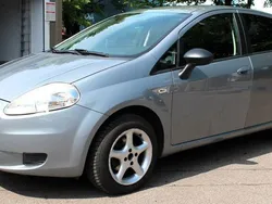 Grau Gebraucht 2009 Fiat Grande Punto Dynamic Kleinwagen | 3.200 € (Fairer Preis)