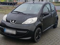 Schwarz Gebraucht 2007 Peugeot 107 Kleinwagen | 2.000 € (Fairer Preis)