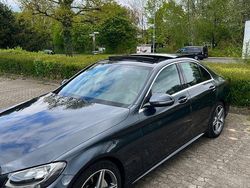 Grau Gebraucht 2015 Mercedes C220 AMG line Limousine | 19.200 € (Etwas zu teuer)