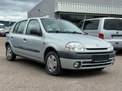 Grau Gebraucht 2000 Renault Clio II Basis Limousine | 999 € (Fairer Preis)
