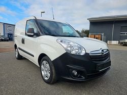 Weiß Gebraucht 2016 Opel Combo Van / Kleinbus | 5.999 € (Fairer Preis)