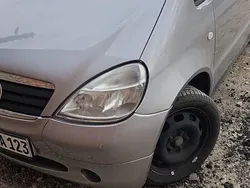 Silber Gebraucht 1999 Mercedes A140 Kleinwagen | 2.575 €