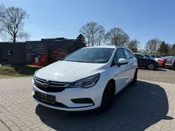Weiß Gebraucht 2017 Opel Astra Edition Kombi | 6.290 € (Fairer Preis)