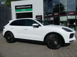 Weiss (metallic) Gebraucht 2018 Porsche Cayenne Sport SUV | 52.399 € (Etwas zu teuer)