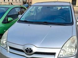 Silber Gebraucht 2005 Toyota Corolla Verso Van / Kleinbus | 2.888 €