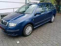 Schwarz Gebraucht 2006 Skoda Fabia Kombi | 850 €