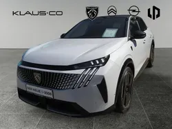 Weiss / okenit weiss Gebraucht 2024 Peugeot e-3008 GT SUV | 45.890 € (Superpreis)