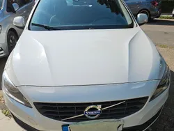 Weiß Gebraucht 2016 Volvo V60 Summum Kombi | 10.800 € (Fairer Preis)