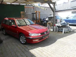 Gelb Gebraucht 1999 Peugeot 406 Prestige Kombi | 2.989 €