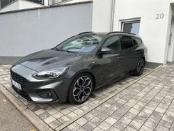 Grau Gebraucht 2018 Ford Focus ST-Line Kombi | 14.300 € (Etwas zu teuer)
