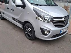 Silber Gebraucht 2016 Opel Vivaro S Van | 19.999 € (Etwas zu teuer)