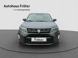 Titan dark gray Gebraucht 2024 Suzuki Vitara Comfort+ SUV | 22.480 € (Fairer Preis)