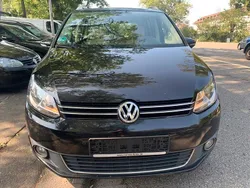 Schwarz Gebraucht 2014 VW Touran Highline Van / Kleinbus | 6.500 € (Fairer Preis)