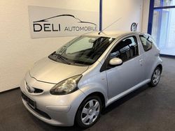 Silber Gebraucht 2005 Toyota Aygo City Kleinwagen | 1.490 € (Fairer Preis)