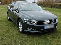 Grau Gebraucht 2017 VW Passat Comfortline Kombi | 14.600 € (Fairer Preis)