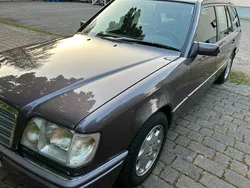 Andere außenfarben Gebraucht 1994 Mercedes E280 Kombi | 11.900 €