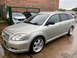 Silber Gebraucht 2005 Toyota Avensis Sol Kombi | 2.990 € (Fairer Preis)