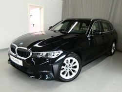 Black sapphire metallic Gebraucht 2020 BMW 318 Sport Line Kombi | 21.990 € (Fairer Preis)