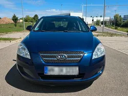 Blau Gebraucht 2009 Kia Ceed Kleinwagen | 3.499 € (Etwas zu teuer)