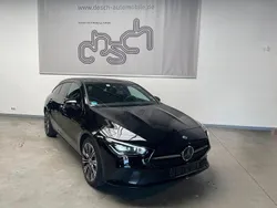 Schwarz Gebraucht 2021 Mercedes CLA200 Shooting Brake Night Kombi | 23.490 € (Fairer Preis)