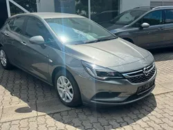 Grau Gebraucht 2018 Opel Astra Edition Limousine | 11.300 € (Fairer Preis)