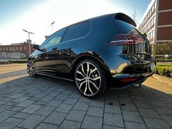Schwarz Gebraucht 2015 VW Golf VII GTI Kleinwagen | 16.000 € (Fairer Preis)