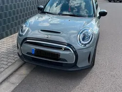 Grau Gebraucht 2022 Mini Cooper SE Essential Kleinwagen | 19.800 € (Fairer Preis)