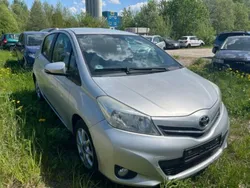 Silber Gebraucht 2013 Toyota Yaris Life Kleinwagen | 5.490 € (Guter Preis)