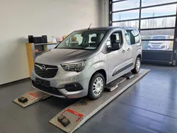 Grau Gebraucht 2022 Opel Combo Life Family Van / Kleinbus | 20.900 € (Fairer Preis)