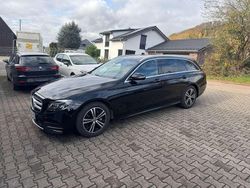 Obsidianschwarz metalliclack Gebraucht 2020 Mercedes E220 AMG line Kombi | 33.998 € (Fairer Preis)