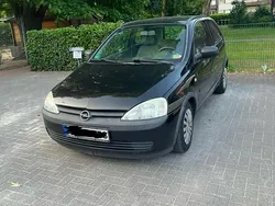 Schwarz Gebraucht 2002 Opel Corsa Limousine | 750 € (Guter Preis)