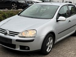 Gebraucht 2004 VW Golf V Limousine | 2.600 € (Fairer Preis)