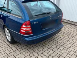 Blau Gebraucht 2004 Mercedes 230 Avantgarde Kombi | 2.850 €