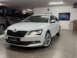 Weiß Gebraucht 2015 Skoda Superb Style Kombi | 11.495 € (Guter Preis)