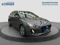 Grau Gebraucht 2018 Hyundai i30 Trend Kombi | 12.400 € (Fairer Preis)
