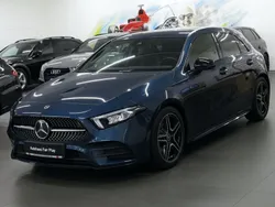 Denimblau met. Gebraucht 2020 Mercedes A180 AMG Limousine | 25.300 € (Fairer Preis)