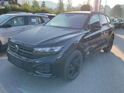 Grenadillschwarz metallic Gebraucht 2025 VW Touareg R-line SUV | 76.495 €