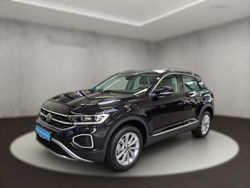 Schwarz metallic Gebraucht 2024 VW T-Roc Style SUV | 31.360 € (Etwas zu teuer)