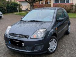 Grau Gebraucht 2007 Ford Fiesta Kleinwagen | 850 €