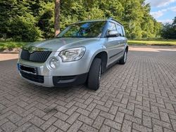 Silber Gebraucht 2012 Skoda Yeti Active SUV | 11.500 € (Teuer)