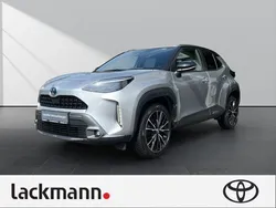 Shimmering silver metallic, dach schwarz Gebraucht 2022 Toyota Yaris Hybrid Edition | 26.990 € (Teuer)