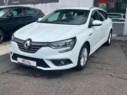 Weiß Gebraucht 2017 Renault Mégane GrandTour Intens Kombi | 10.100 € (Teuer)