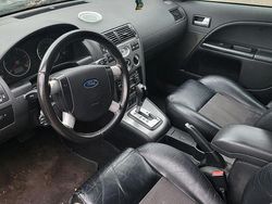 Silber Gebraucht 2002 Ford Mondeo Kombi | 750 €
