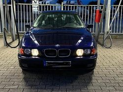 Blau Gebraucht 1996 BMW 528 Basis Limousine | 4.500 € (Guter Preis)