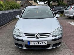 Silber Gebraucht 2005 VW Golf IV Comfortline Limousine | 2.950 € (Teuer)