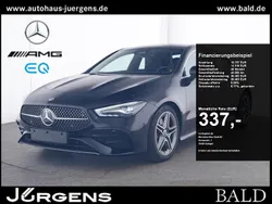 Schwarz kosmosschwarz metallic Gebraucht 2024 Mercedes CLA200 AMG Coupé | 35.660 € (Guter Preis)