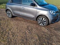 Grau Gebraucht 2022 Renault Twingo Techno Kleinwagen | 10.800 € (Guter Preis)